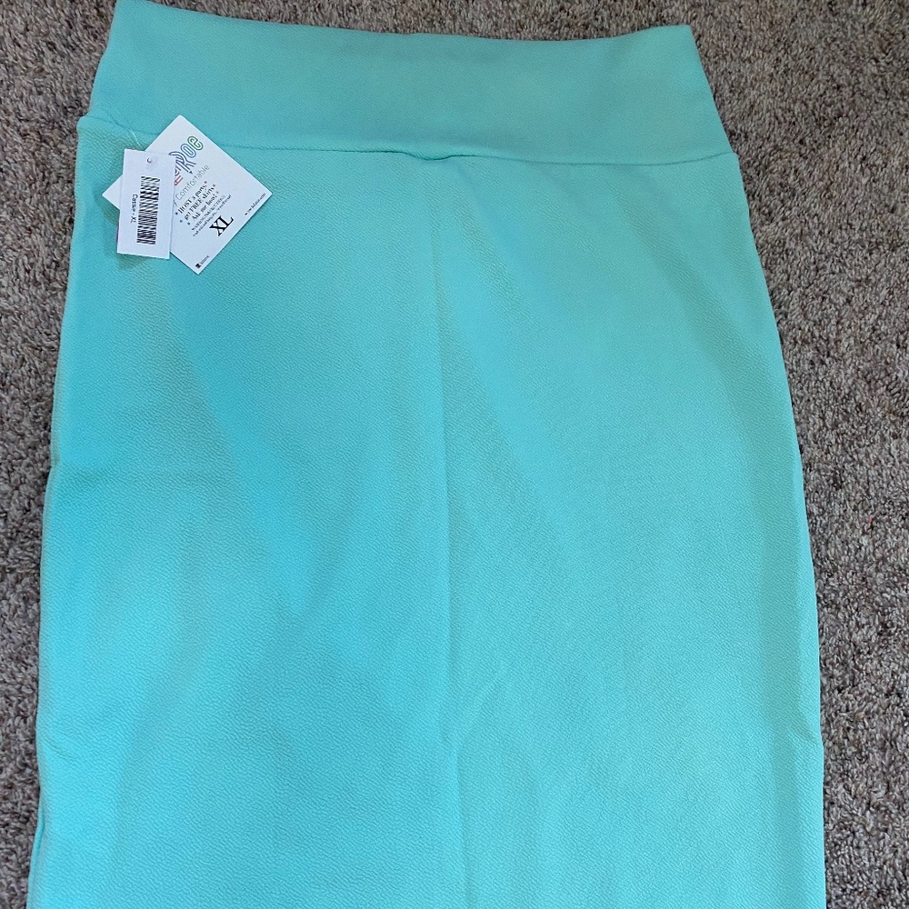NWT LuLaRoe Cassie (XL)
